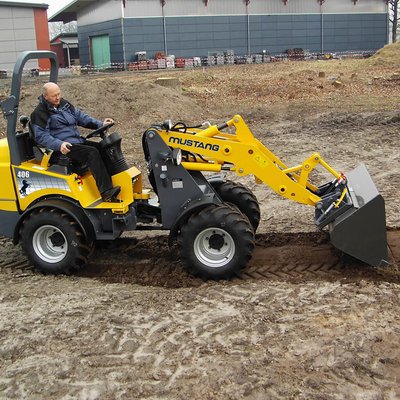 Chargeuse articulée Mustang AL406