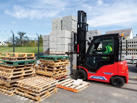 Chariot élévateur électrique Manitou ME425LD LIFT