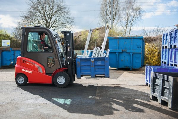 Chariot élévateur électrique Manitou ME425C