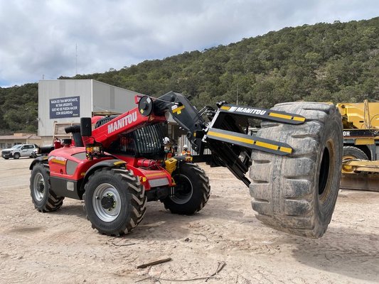 Pince à pneus compacte Manitou TH33/2000S
