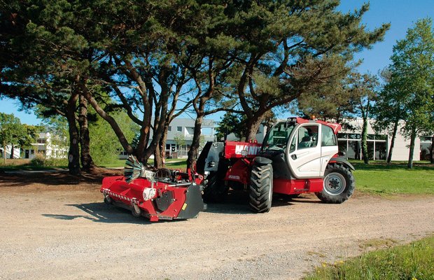 Balayeuse ramasseuse Manitou BRB2500