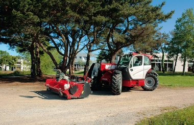Balayeuse ramasseuse Manitou BRB2500 - 3