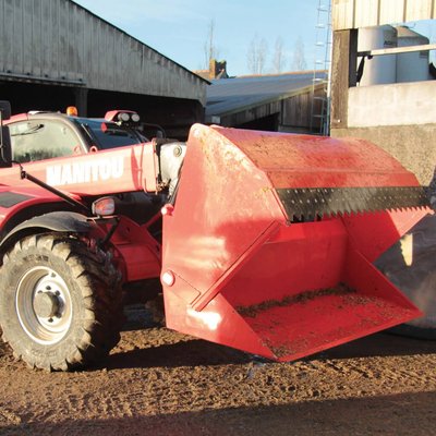 Godet désileur-trancheur Manitou SHB2400/1800
