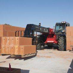 Chariot élévateur télescopique Manitou MT835 EASY - 4