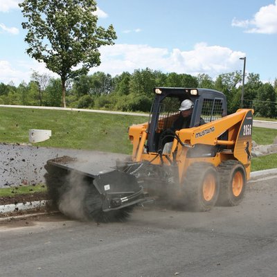 Chargeuse sur pneus compacte Mustang SL2056